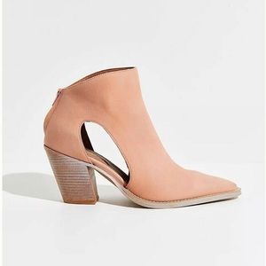 Free People | Wilder Pointed Toe Bootie 38